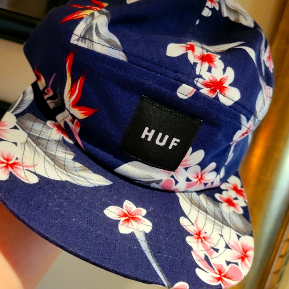 Women floral Huf cap.